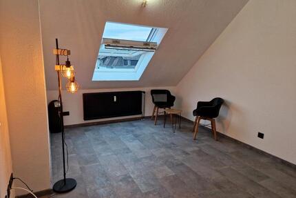 Schicke Galerie-Wohnung, Dachgeschoss, Baujahr 1992, 34m² - Essen Stadtbezirk V