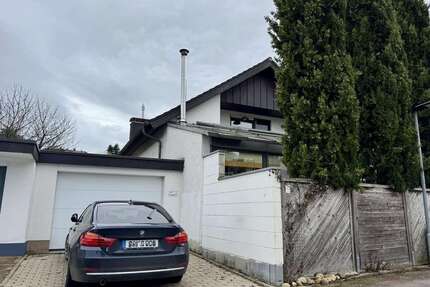 Haus zum Mieten in Teningen 2.500,00 € 220 m²