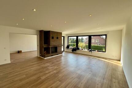 161 m² EG-Wohnung mit Garten, Kamin & Garage – neu renoviert - Hamm Berge