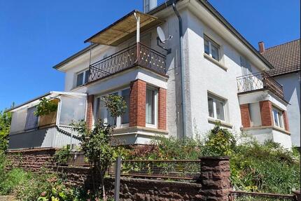 Freistehendes Einfamilienhaus mit solidem Fundament & Potenzial - Ettlingen