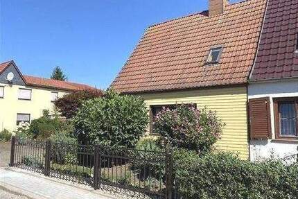 DHH mit schönem Garten in Eisleben