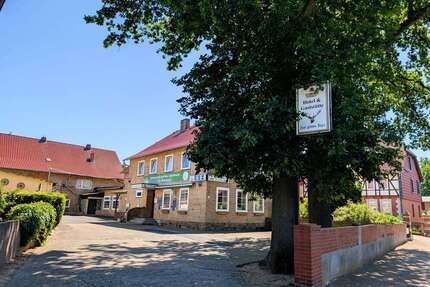 Haus zum Kaufen in Wendeburg OT Neubrück 275.000,00 € 336 m²