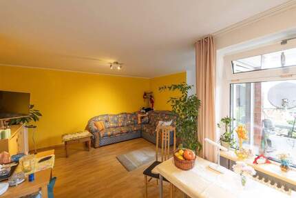 * hell + freundlich * 2 Zimmer * solide vermietet * - Neuss Weckhoven