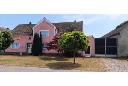 Großer Vierseitenhof Ideal für Pferdehaltung oder Gewerbe - Gommern Ladeburg