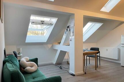 Modern und individuell unterm Dach - gleich neben dem Leipziger Turm in der Innenstadt von Halle - Halle (Saale)