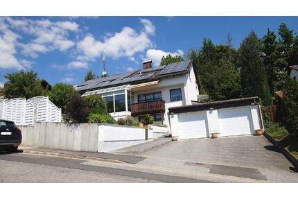 Sehr gepflegtes Zweifamilienhaus mit Doppelgarage - Bogen