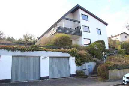 Traumlage mit Fernblick: Großzügiges Familienhaus mit Einliegerwohnung & Ausbaureserve - Schlitz