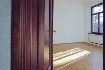 Sanierte Wohnung mit sechs Zimmern u Balkon im Waldstraßenviertel - Leipzig Mitte