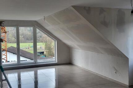 Neubezug 1 schöne Dachgeschosswohnung - Oberlahr