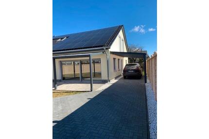 Haushälfte Maisonettewohnung mit Terrasse und Carport in NB - Burg Stargard