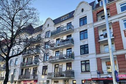 Vermietete 3-Zimmer-Altbauwohnung mit Balkon in Barmbek-Nord - Hamburg
