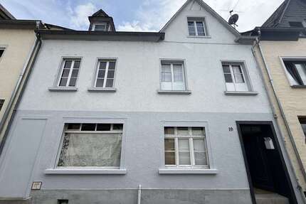 Haus zum Mieten in Senheim 950,00 € 130 m²