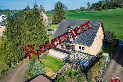 Haus zum Kaufen in Lugau 385.000,00 € 256 m²