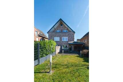 Haus zum Kaufen in Meerbusch 740.000,00 € 195 m²