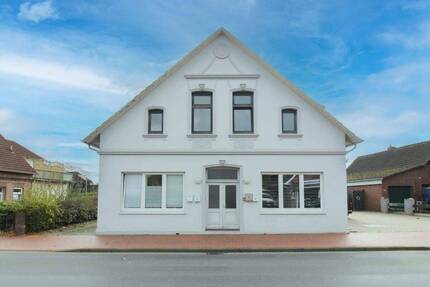 Gepflegtes Mehrfamilienhaus mit vier Wohneinheiten in Zetel.