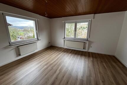 Helle Etagenwohnung mit 6 Zimmern - Finnentrop
