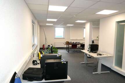 Büro in Backnang 2.990,00 € 274 m²