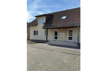 Charmantes 2-Zimmer Dachgeschoss-Apartment mit Balkon - Mittenwalde
