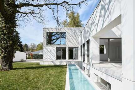 Haus zum Kaufen in Dreieich 3.240.000,00 € 368.55 m²