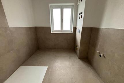 Erstbezug: Moderne 2,5-Zimmer-Wohnung mit Balkon in Pipinsried - Altomünster