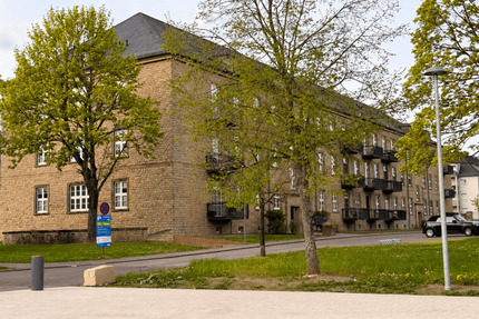 Frei ab sofort Behindertengerechte 2 - Zimmer-Wohnung im 1. Obergeschoss mit Aufzug Einbauküche Balkon - Bitburg