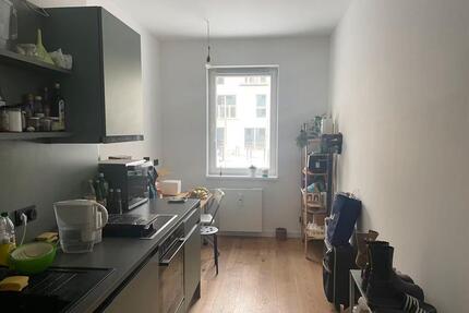 Spacious room with balcony in newly renovated modern shared flat - Berlin Reinickendorf