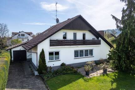 Wohnen im Grünen: Einfamilienhaus mit großem Garten und freiem Blick - Rielasingen-Worblingen / Arlen
