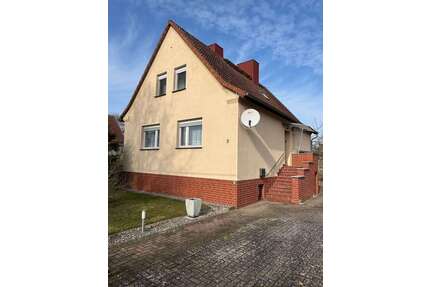 Haus zum Kaufen in Göhlen 179.000,00 € 100 m²