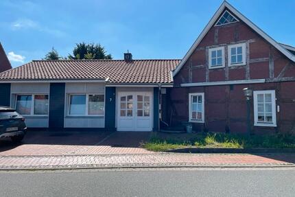 Haus mit Einliegerwohnung in Bassum| 225 m²| Kernsaniert| Privat