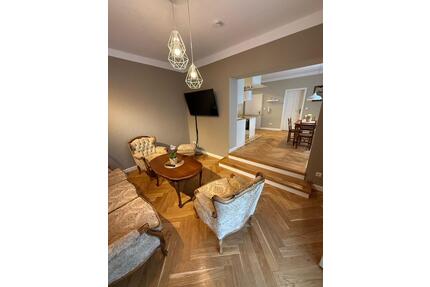 Zentrale Altbauwohnung in Gießen mit Einbauküche und Terrasse