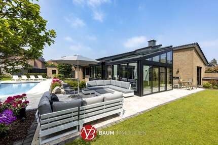 Haus zum Kaufen in Neuss 2.400.000,00 € 242 m²