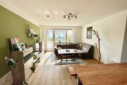 Provisionsfrei! Fantastische und gepflegte 4-Zimmer-EG-Wohnung mit eigenem Garten, Terrasse & Balkon mit ca. 120 qm in Nürnberg Katzwang
