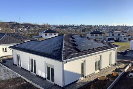 Neubau Bungalow mit Doppelgarage im Neugebiet Marien Höhe - Buchen (Odenwald)