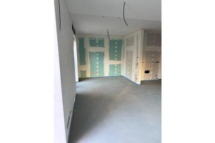 Helle 3-Zimmer Wohnung mit Terrasse in Kreuzberg - Berlin Neukölln