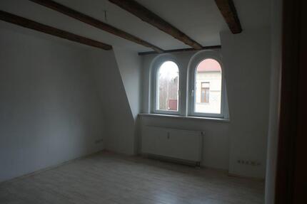 Schöne 2-Zimmer Wohnung, zentral in Burg