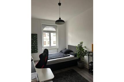 Möbiliertes WG-Zimmer in 3er WG gute Lage Offenbach - Offenbach am Main Buchrain