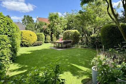 Haus zum Kaufen in Düsseldorf-Kaiserswerth 1.200.000,00 € 180 m²