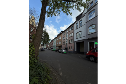 Haus zum Kaufen in Duisburg 269.000,00 € 282 m²