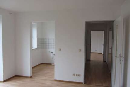 Wohnung zum Mieten in Mitterteich 241,30 € 43.09 m²
