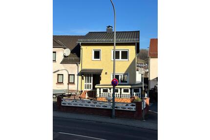 Familienfreundliches Haus mit Terasse & Balkon in Niederwürzbach - Sankt Ingbert