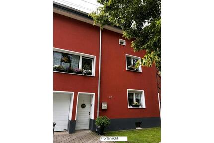 Moodernisiertes Einfamilienhaus mit Nebengelass und Ausbaureserve - Bernburg (Saale)
