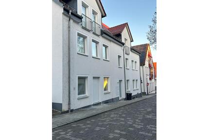 Kernsanierte 2,5 -Zimmer-Wohnungen mitten in Büren.