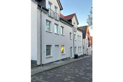 Kernsanierte 2-Zimmer-Wohnungen mitten in Büren.