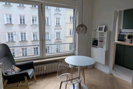 Sonniges 1 Zimmer Appartment - 1.350,00&nbsp;EUR Kaltmiete, ca.&nbsp; 27,00&nbsp;m&sup2; in München (PLZ: 81675) Au-Haidhausen