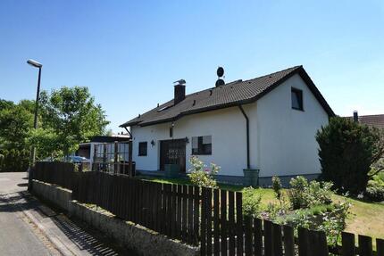 Charmantes Zuhause mit großem Garten in Roth
