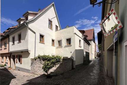 Haus zum Kaufen in Ochsenfurt 398.000,00 € 134.97 m²