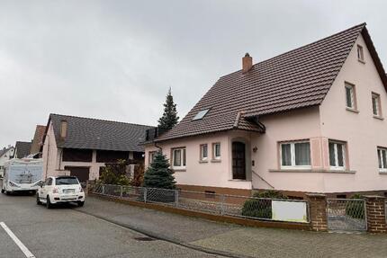 ### Zweifamilienhaus mit Nebengebäuden und Scheune ### - Karlsdorf-Neuthard