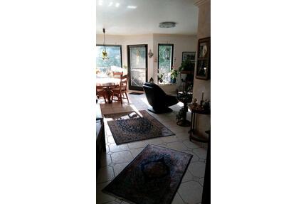 Etagenwohnung am Wald, 99 QM, 4 Zimmer, 2 Bäder, Balkon , Garage - Wuppertal Brill