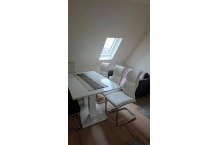 Komplette Sanierte und möblierte 2 ZW DG Whg in Heilbronn-Böc