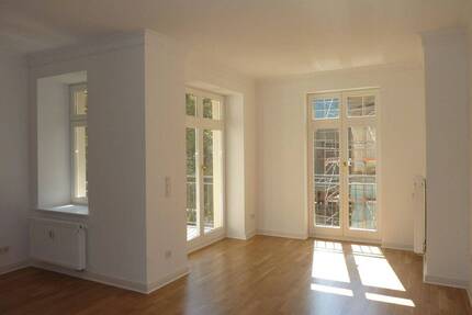FREI ab 1.7.26: Traumhafte 4-Raumwohnung mit Kamin, Balkon & Bad en Suite im Waldstraßenviertel! - Leipzig Zentrum-Nordwest